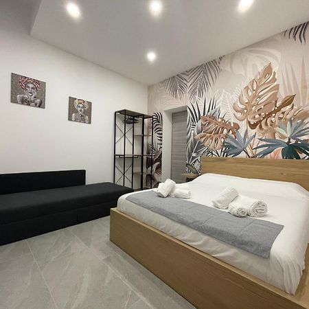 Il Vicolo Di Paola Apartment คาตาเนีย ภายนอก รูปภาพ