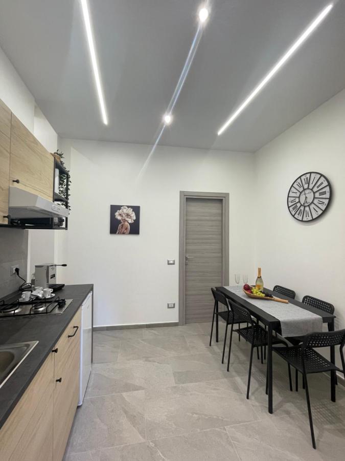 Il Vicolo Di Paola Apartment คาตาเนีย ภายนอก รูปภาพ